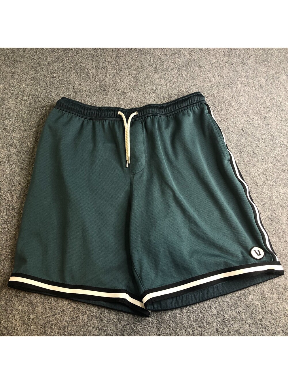 Vuori Zone Basketball Shorts Mens L Green Black Stripe Athletic Gym 7" Inseam